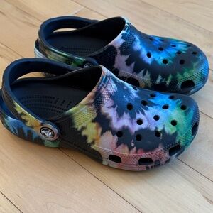 CROCS Classic Tie Dye Unisex - Women’s 6 / Men’s 4